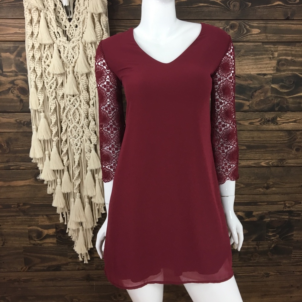 Jodi Kristopher | V-Neck Lace Bell Sleeve Dress